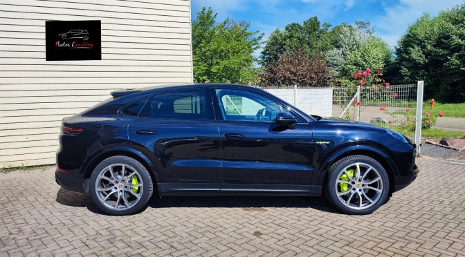 PORSCHE CAYENNE 3 Coupé E-HYBRID 462Ch BVA TIPTRONIC S // 1ère Main // PASM // PDLS + // TOIT PANO // 23 400-€ d’options!