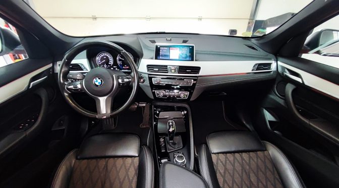 BMW X1 (F48) phase 2 SDRIVE16D XLINE DKG7 // TOIT PANO // LED // CAMERA // HISTORIQUE BMW